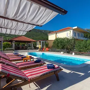Oliva Villa Kaštela