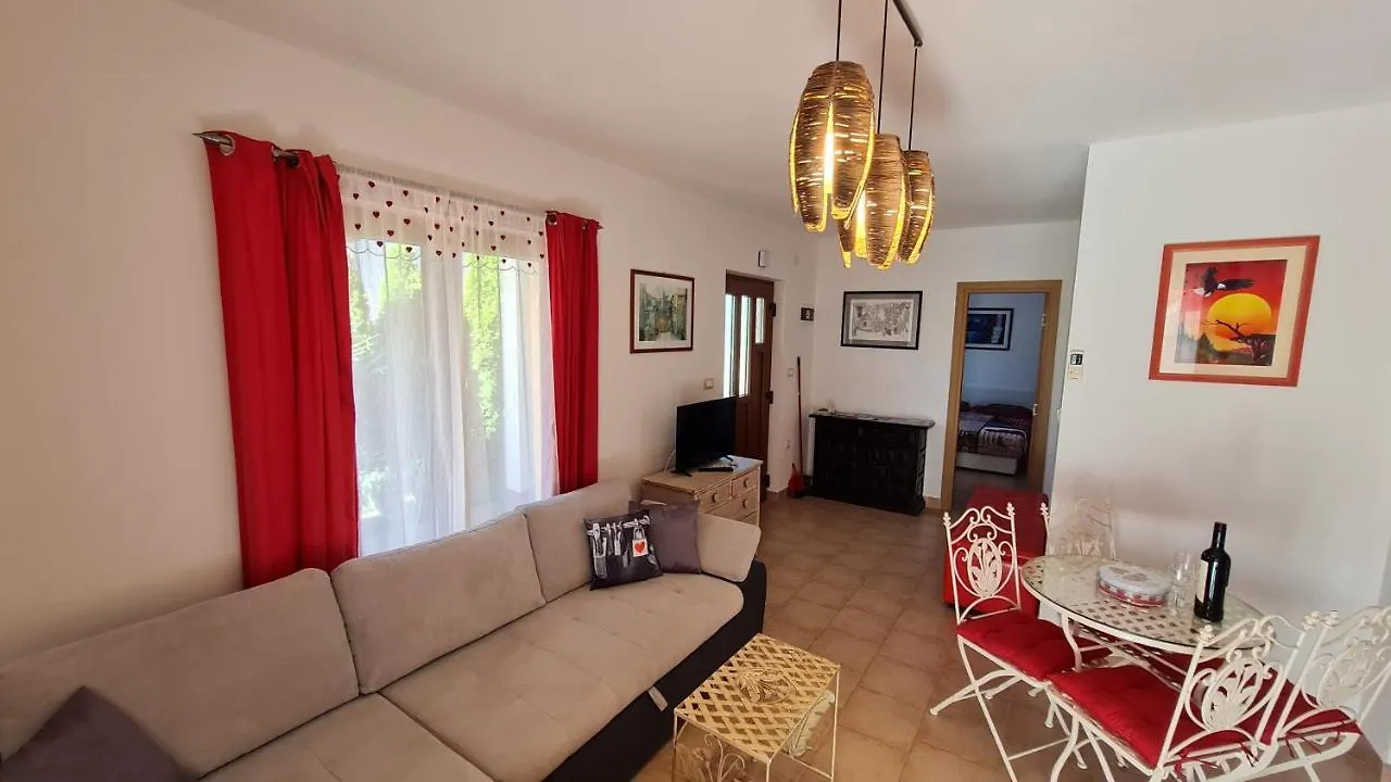 Apartment Vacation Home Licinius Liznjan