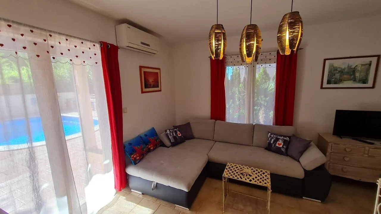 Apartment Vacation Home Licinius Liznjan