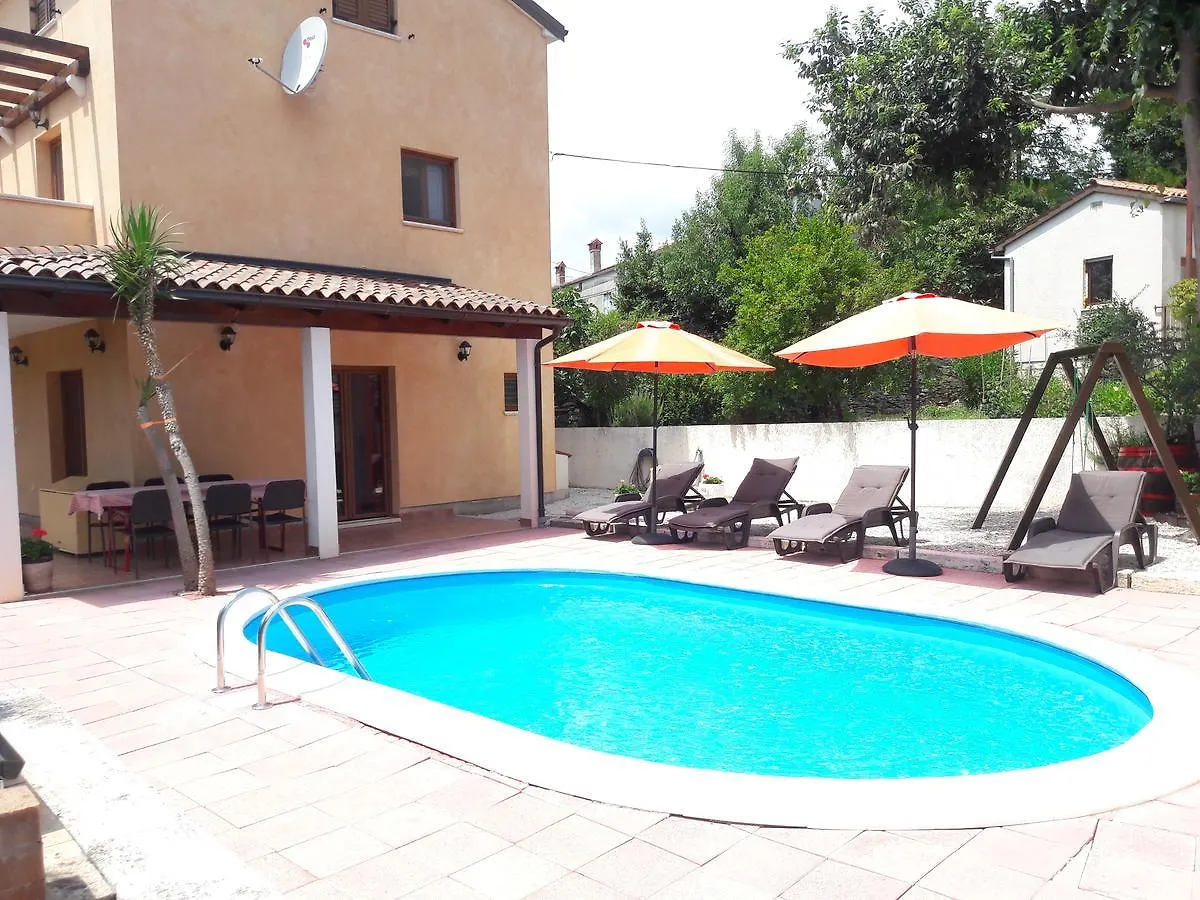 Vacation Home Licinius Liznjan Apartment